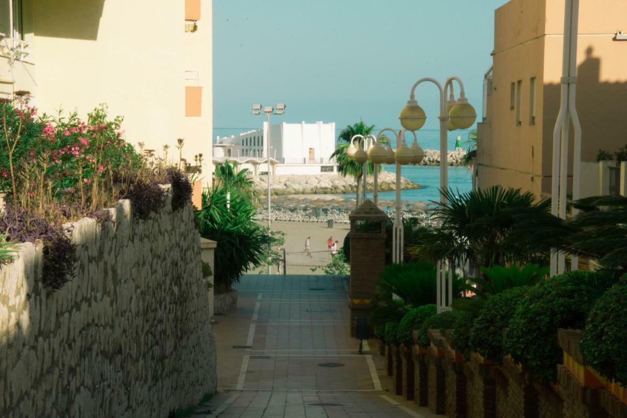 Апартаменты Puerto Marina - Primera Linea Бенальмадена Экстерьер фото